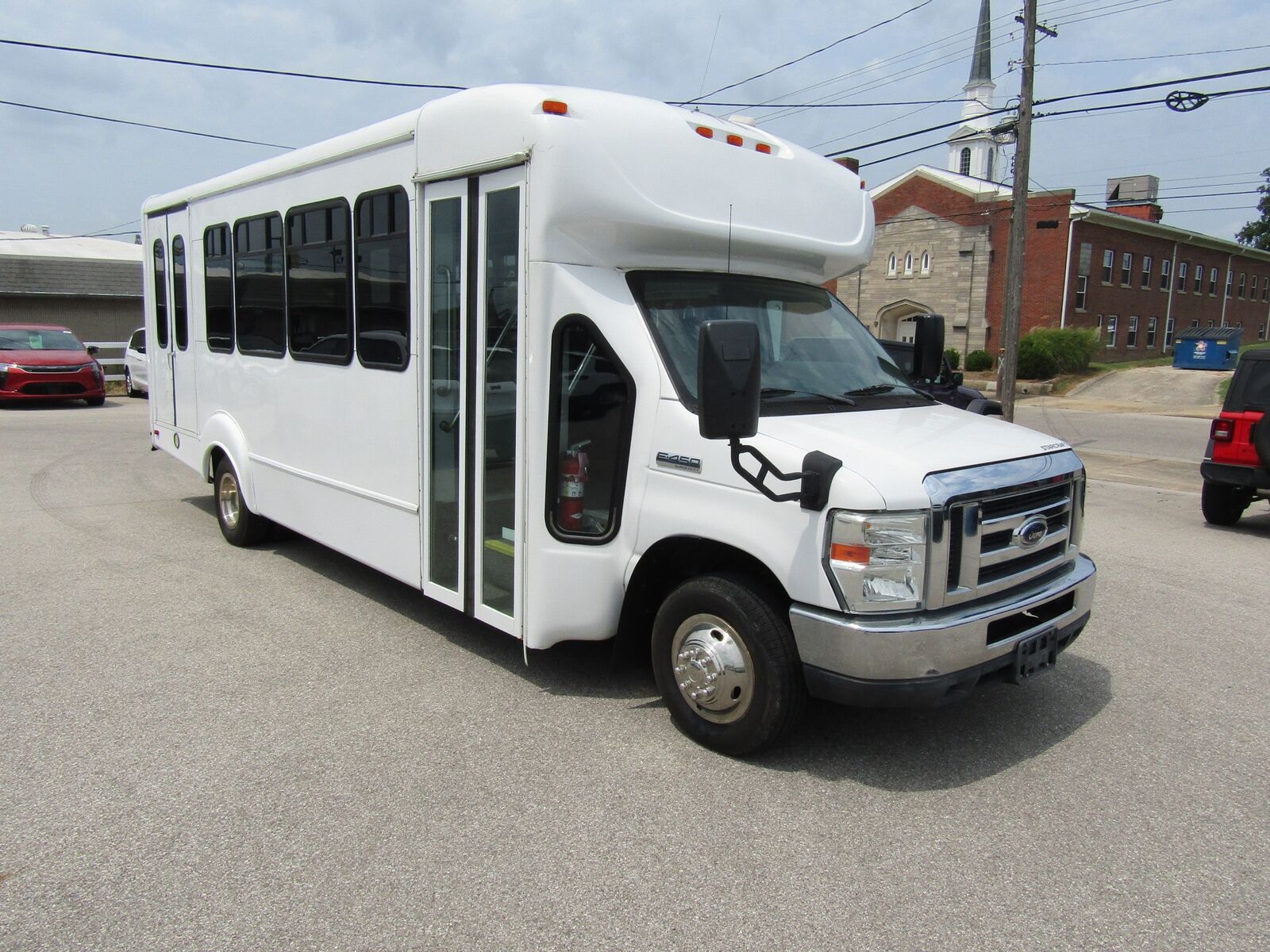 2012 FORD E-450