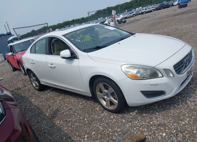 2013 VOLVO S60