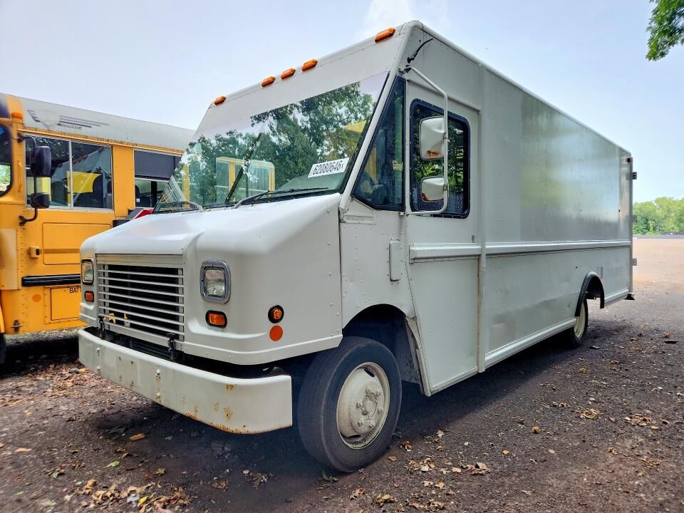 2004 FREIGHTLINER MT 45 Chassis