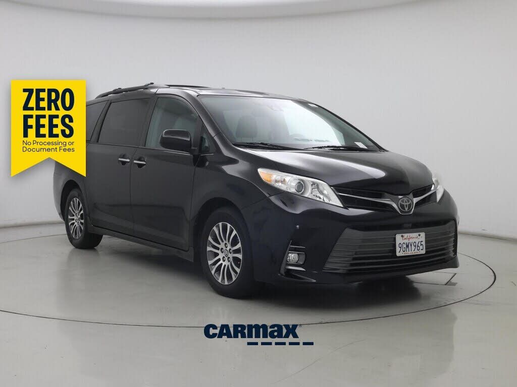 2019 TOYOTA Sienna