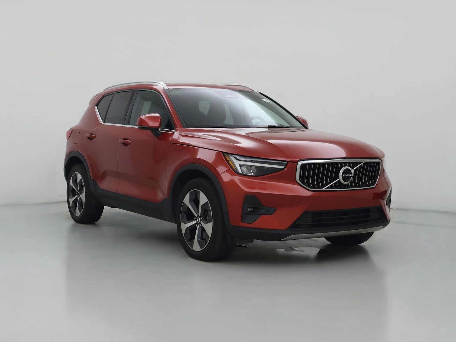 2023 VOLVO XC40