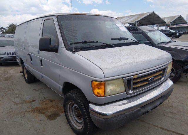 2004 FORD E-350