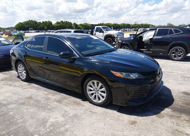 2018 TOYOTA Camry