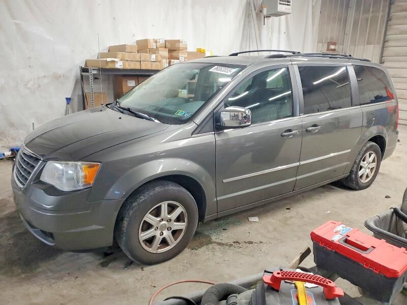 2010 CHRYSLER Town and Country