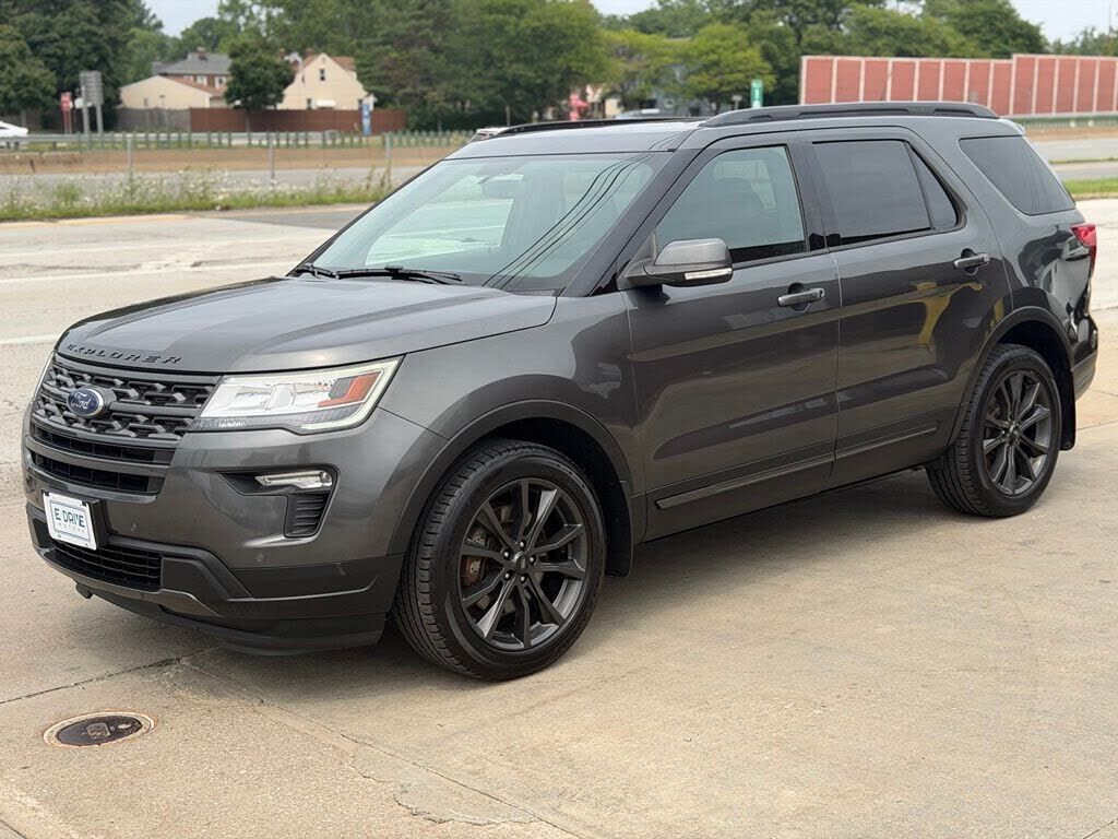 2018 FORD Explorer