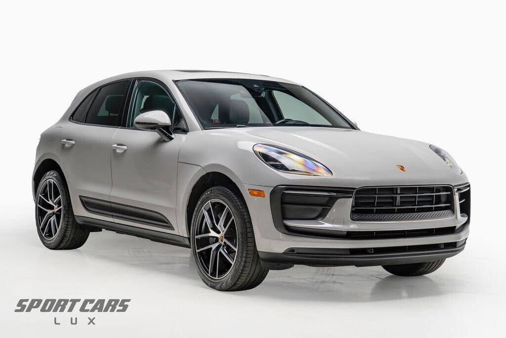 2022 PORSCHE Macan