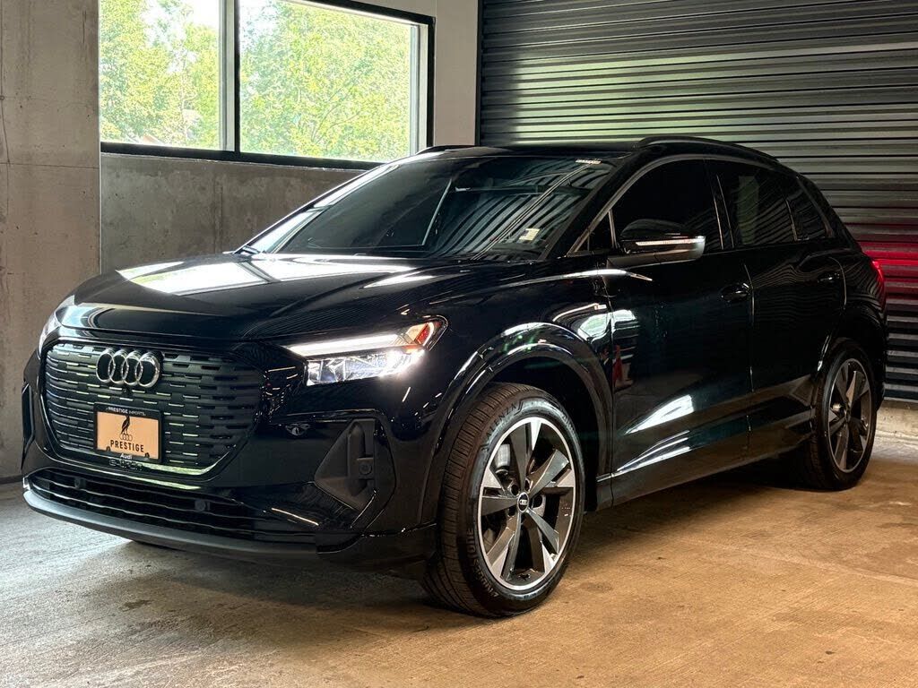 2024 AUDI Q4