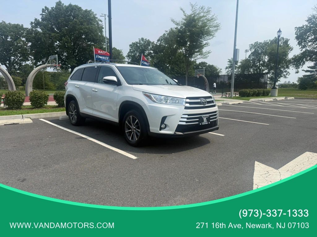 2019 TOYOTA Highlander