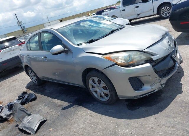 2013 MAZDA Mazda3