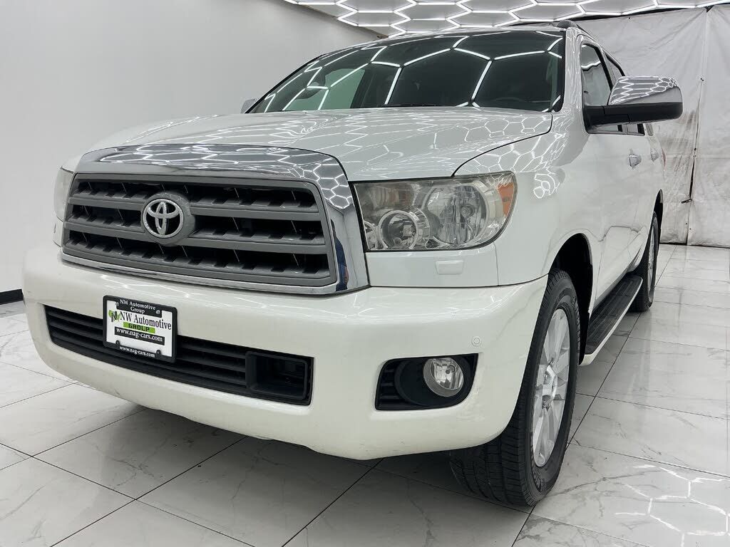 2016 TOYOTA Sequoia