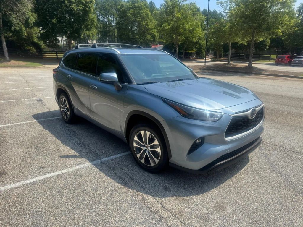 2022 TOYOTA Highlander
