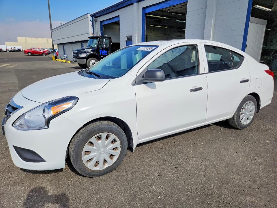 2015 NISSAN Versa