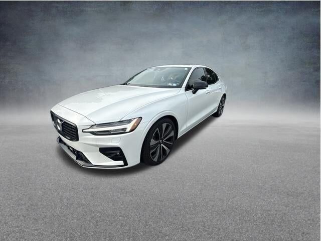 2022 VOLVO S60