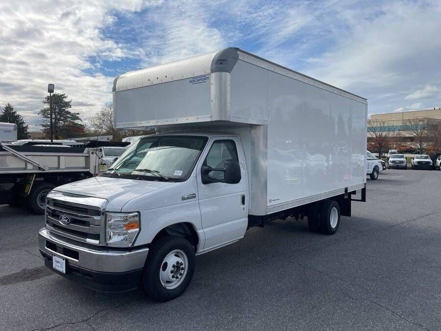 2027 FORD E-450