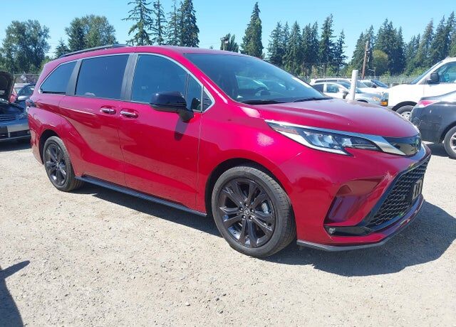 2024 TOYOTA Sienna