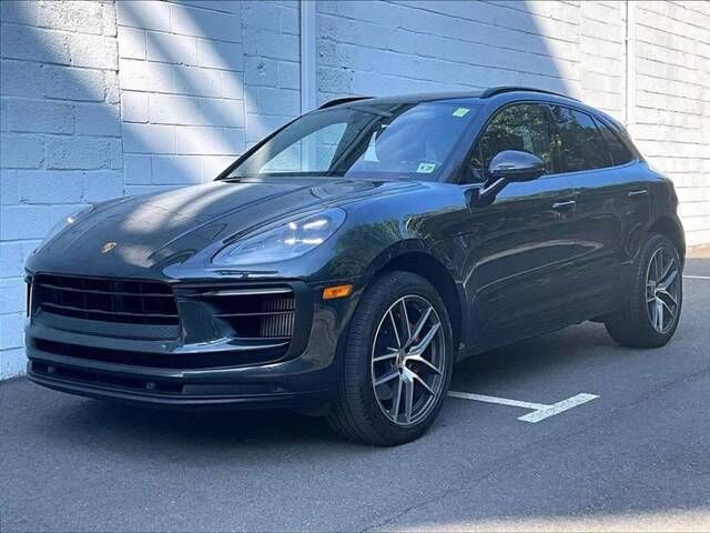 2022 PORSCHE Macan
