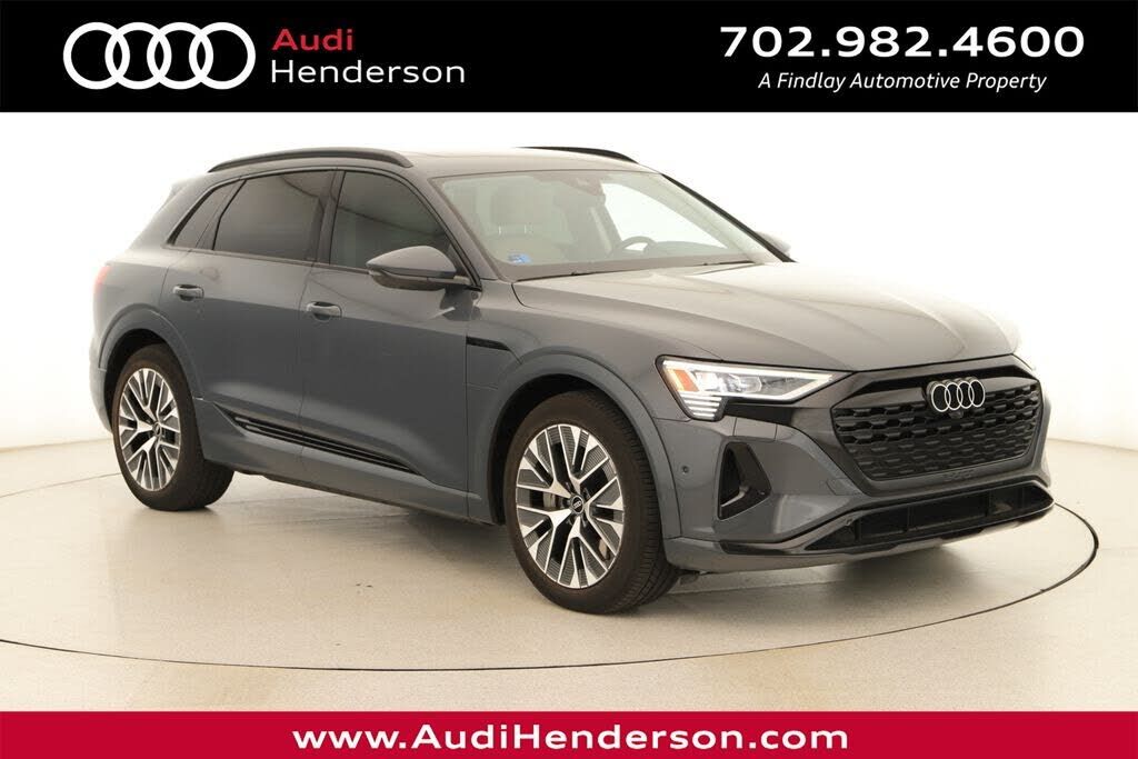 2024 AUDI Q8