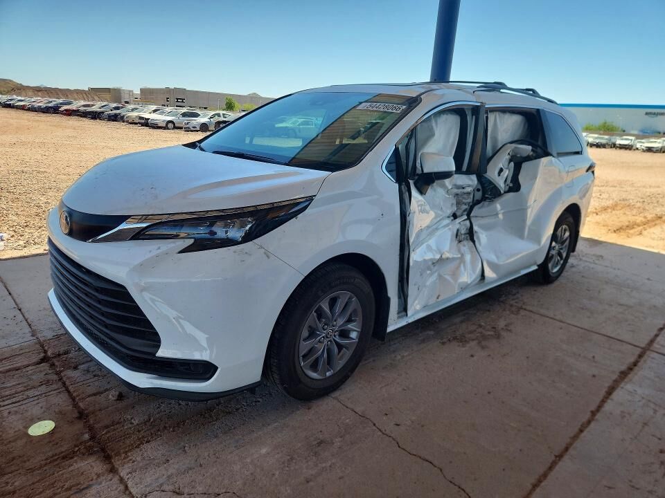 2025 TOYOTA Sienna