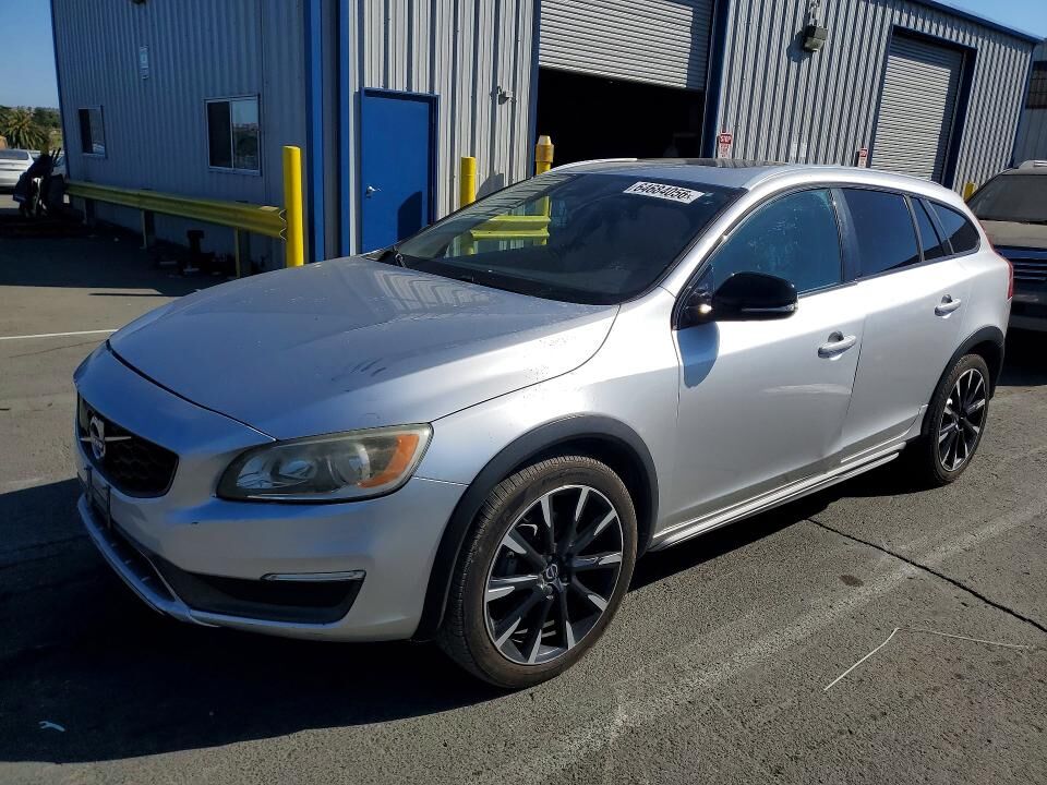2016 VOLVO V60CC