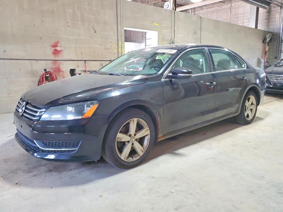 2013 VOLKSWAGEN Passat