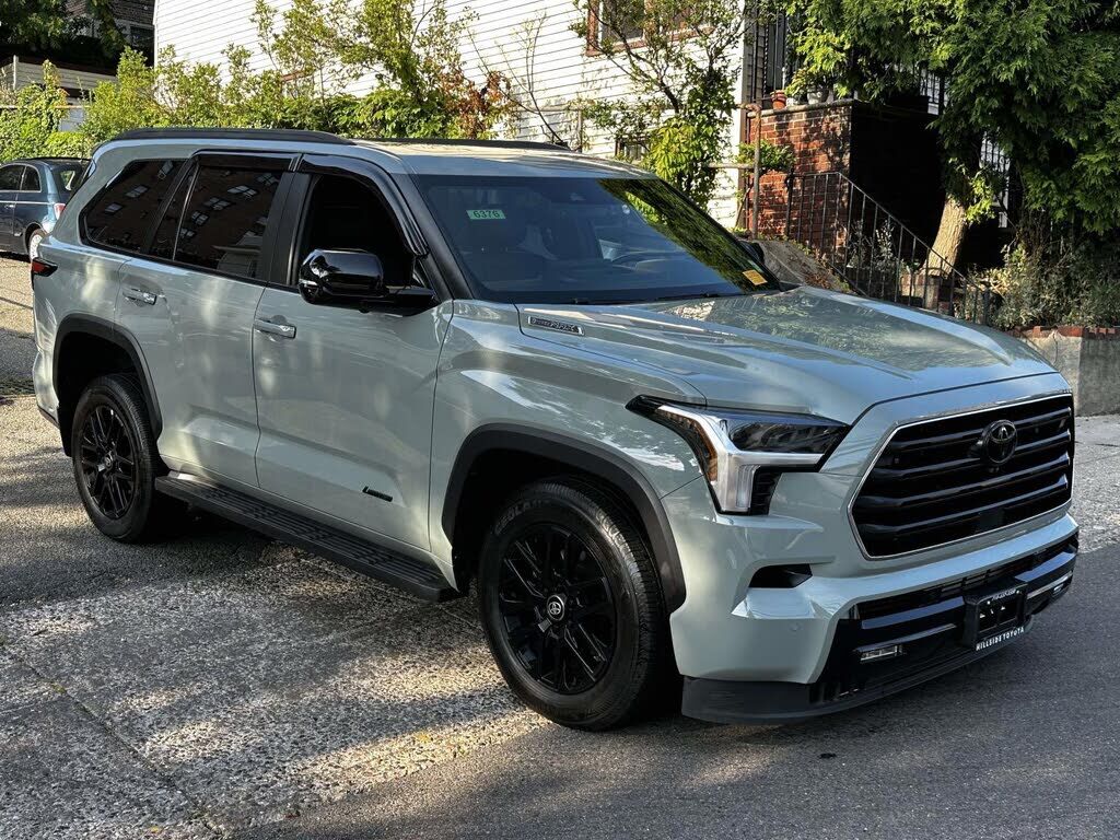2025 TOYOTA Sequoia