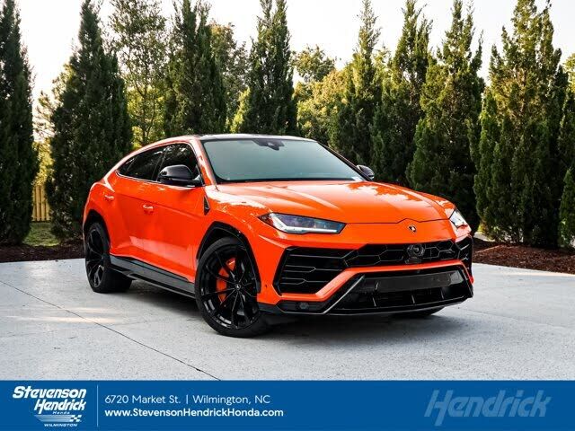2022 LAMBORGHINI URUS