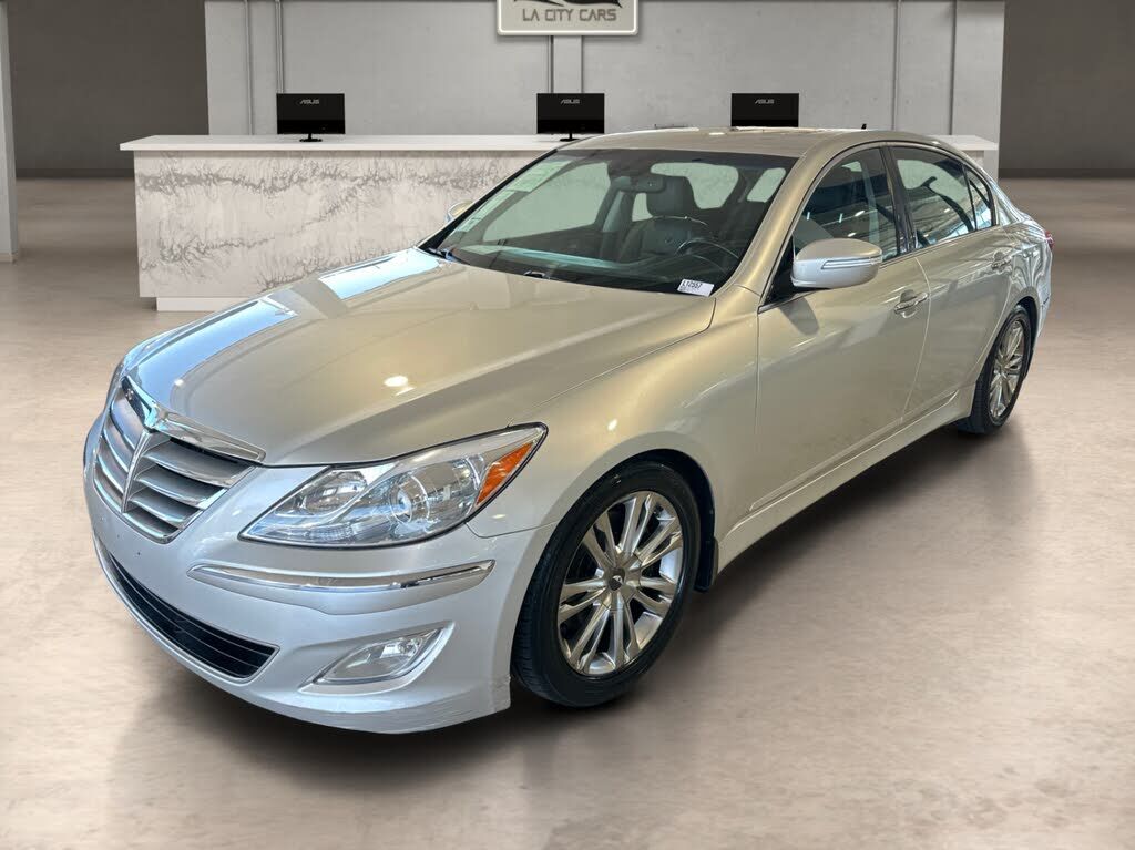 2013 HYUNDAI Genesis