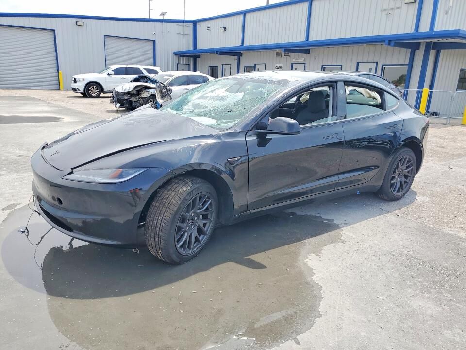 2026 TESLA Model 3