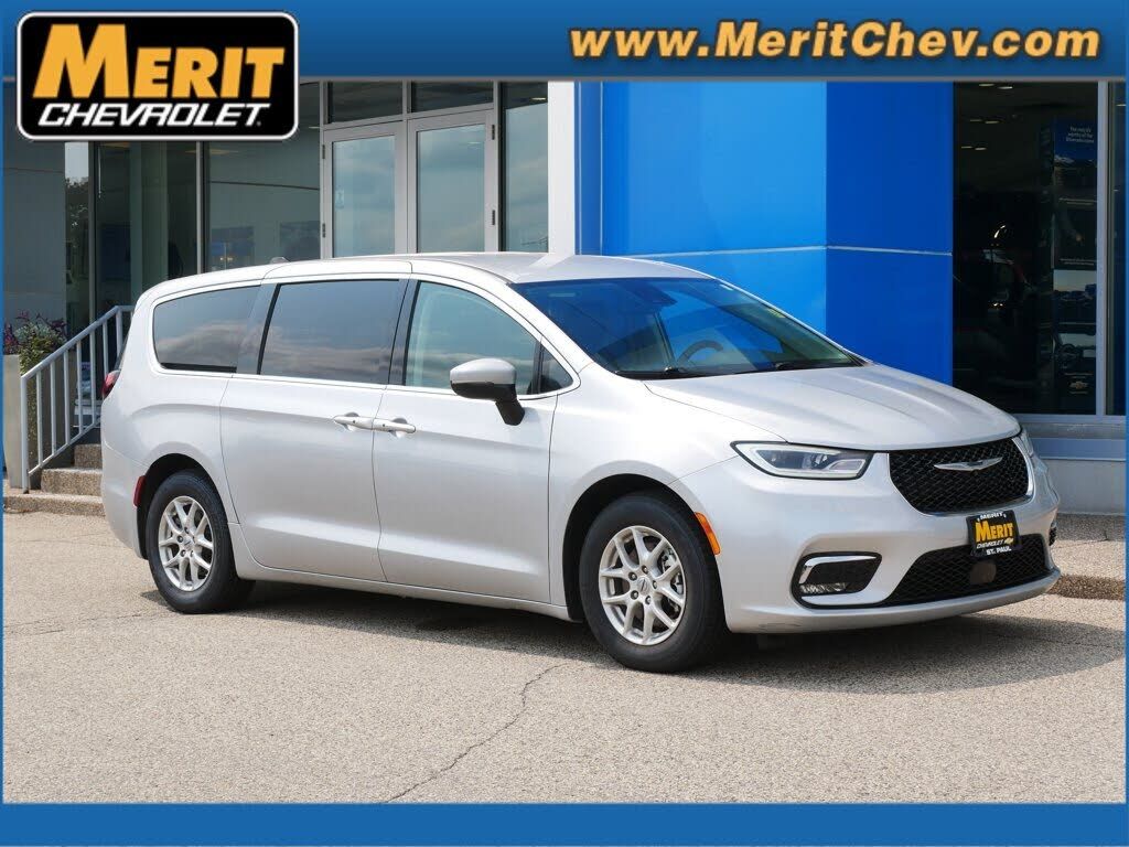 2023 CHRYSLER Pacifica