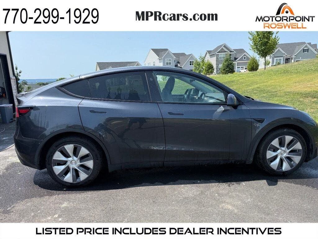 2024 TESLA Model Y