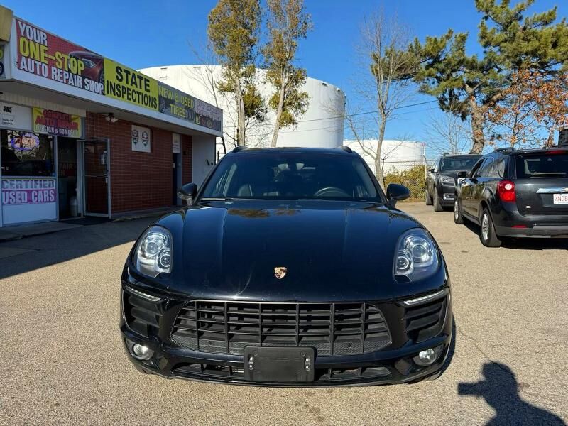 2016 PORSCHE Macan