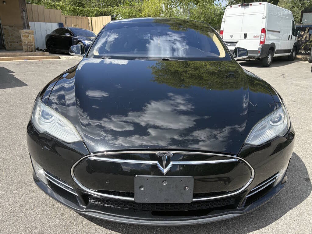 2014 TESLA Model S