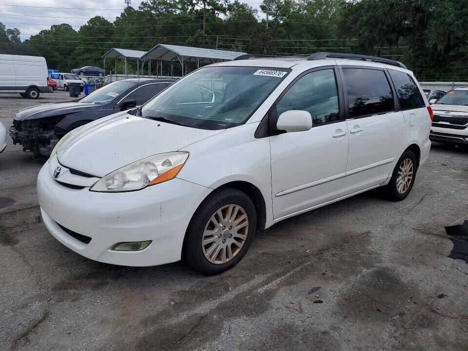 2010 TOYOTA Sienna