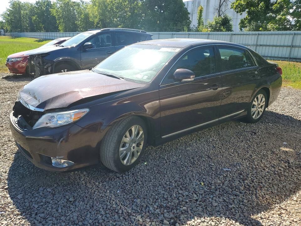 2011 TOYOTA Avalon
