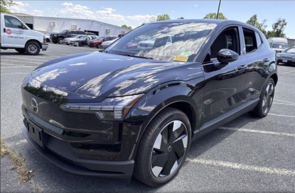 2025 VOLVO EX30