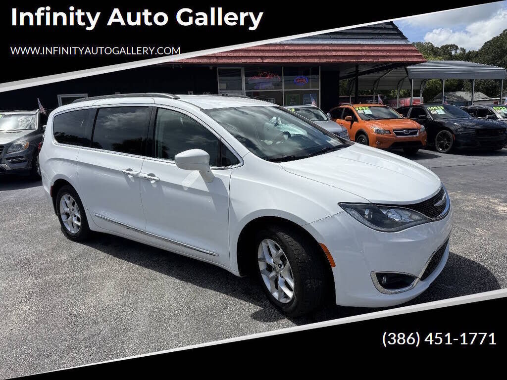2017 CHRYSLER Pacifica