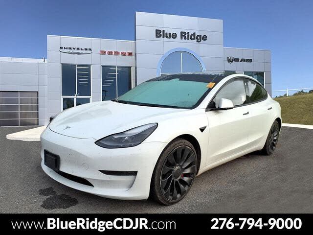 2022 TESLA Model 3