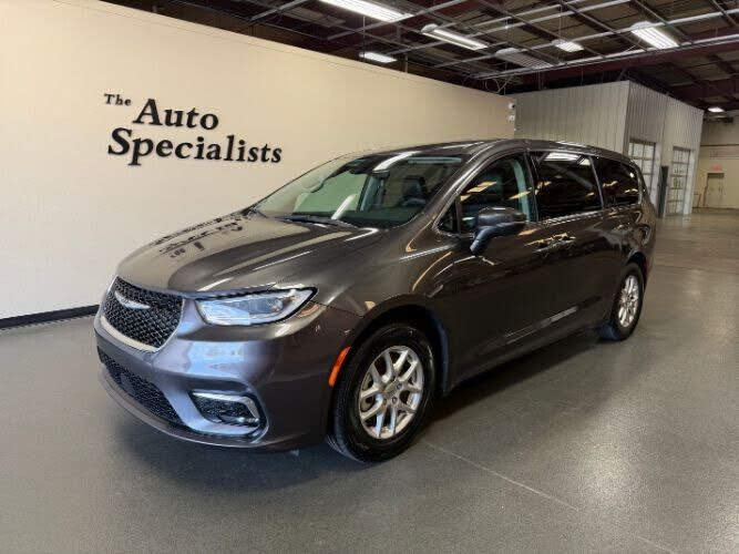 2023 CHRYSLER Pacifica