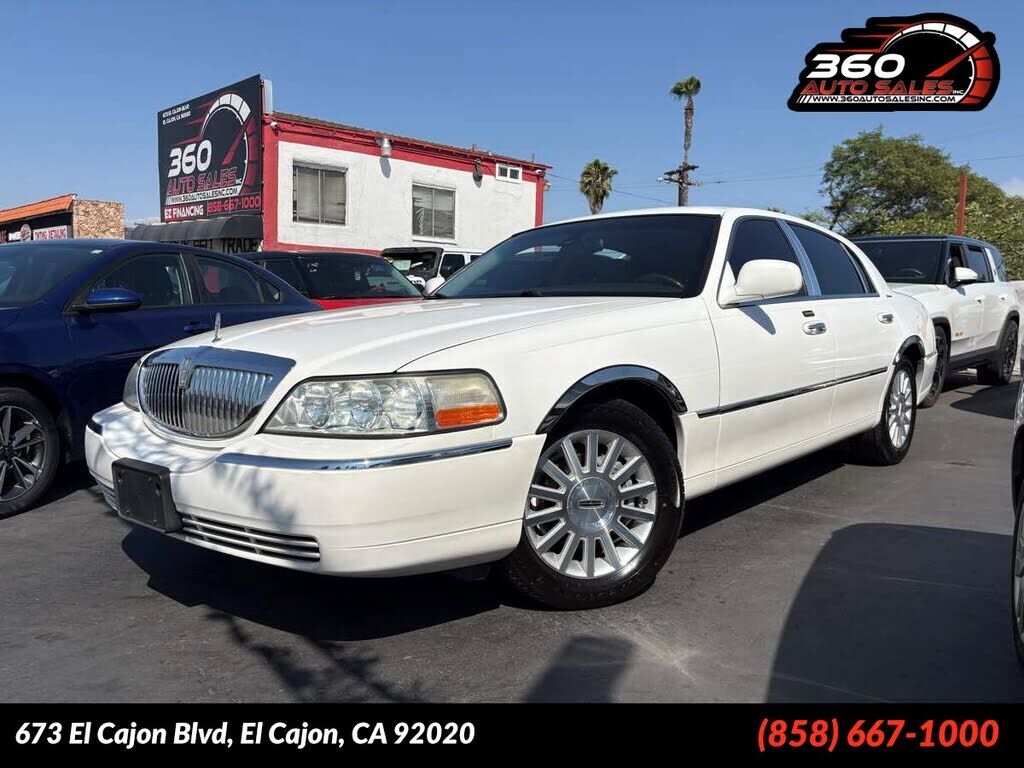 2003 LINCOLN Town Car