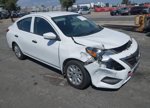 2016 NISSAN Versa