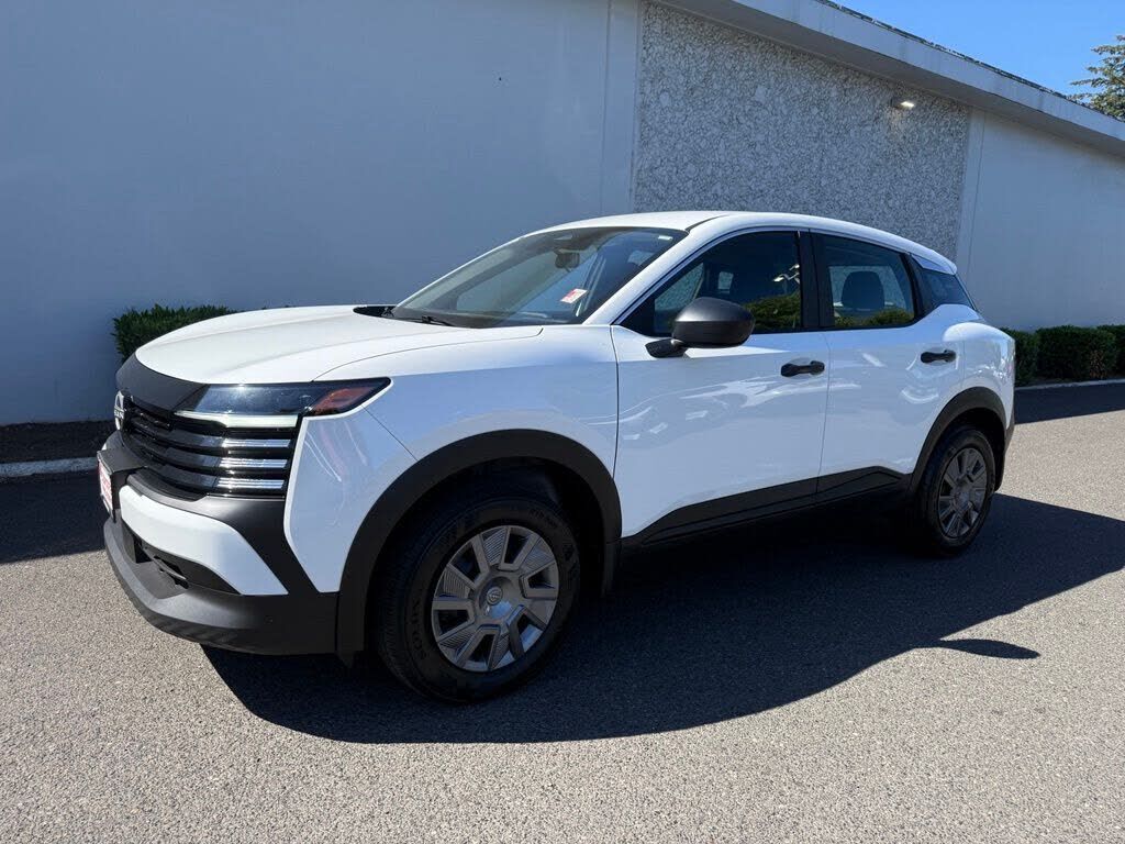 2025 NISSAN Kicks