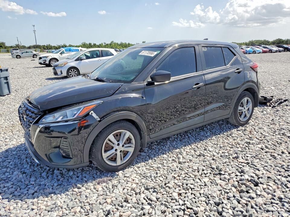2022 NISSAN Kicks
