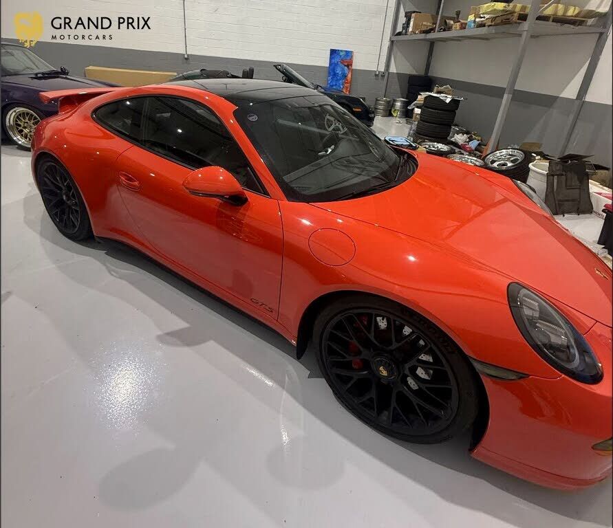 2016 PORSCHE 911