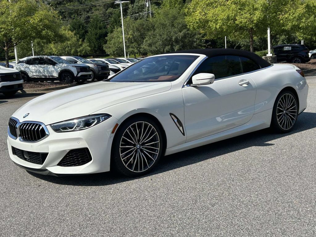 2022 BMW M8