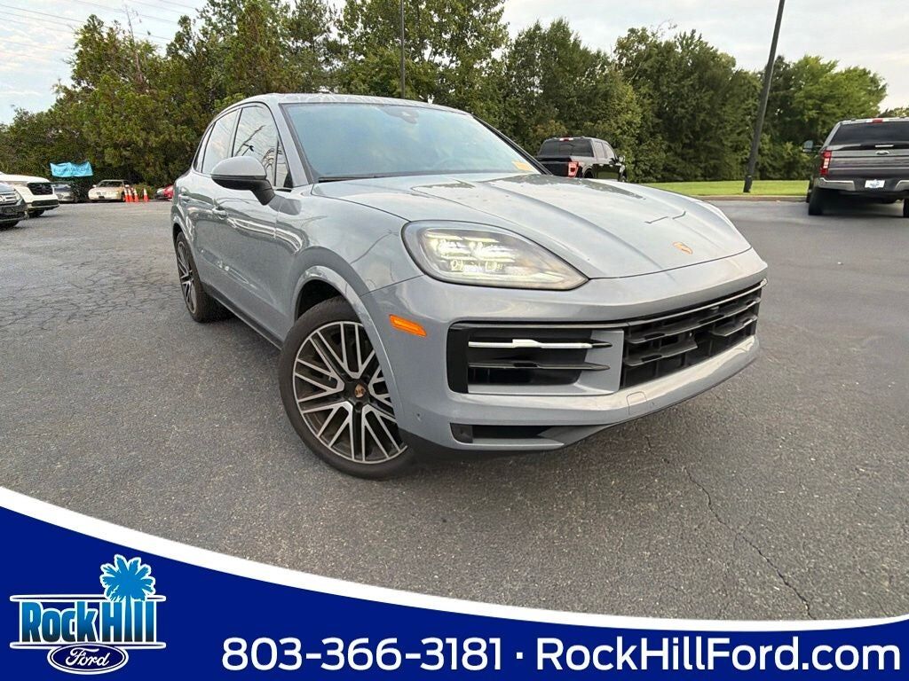 2025 PORSCHE Cayenne