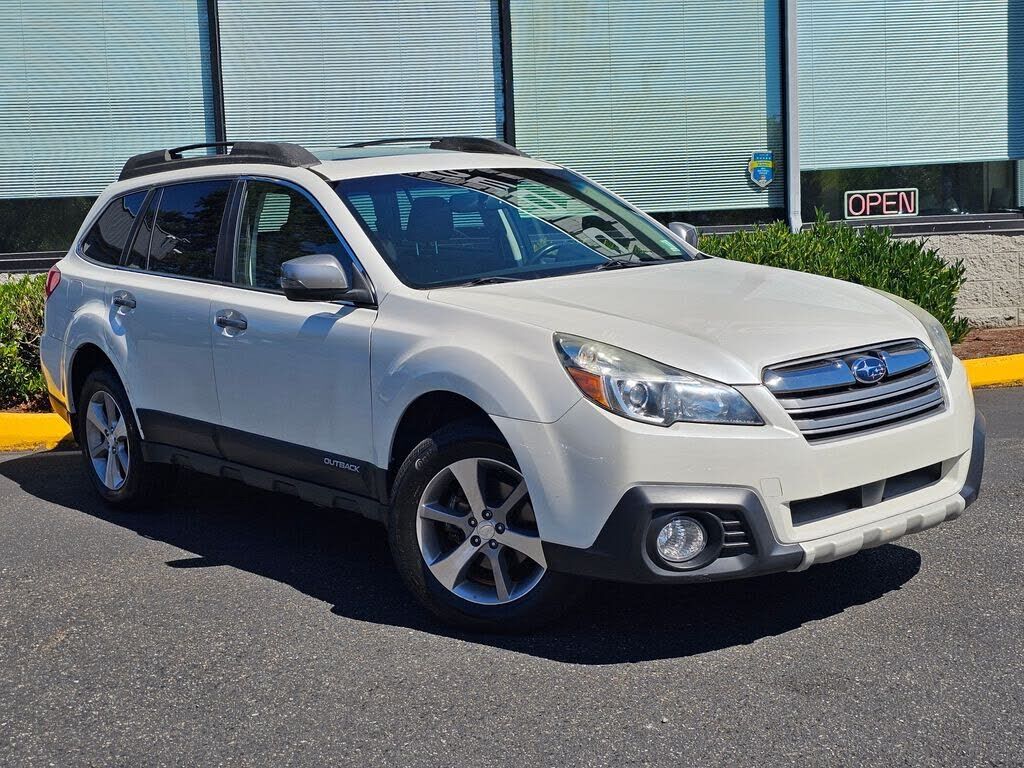 2013 SUBARU Outback