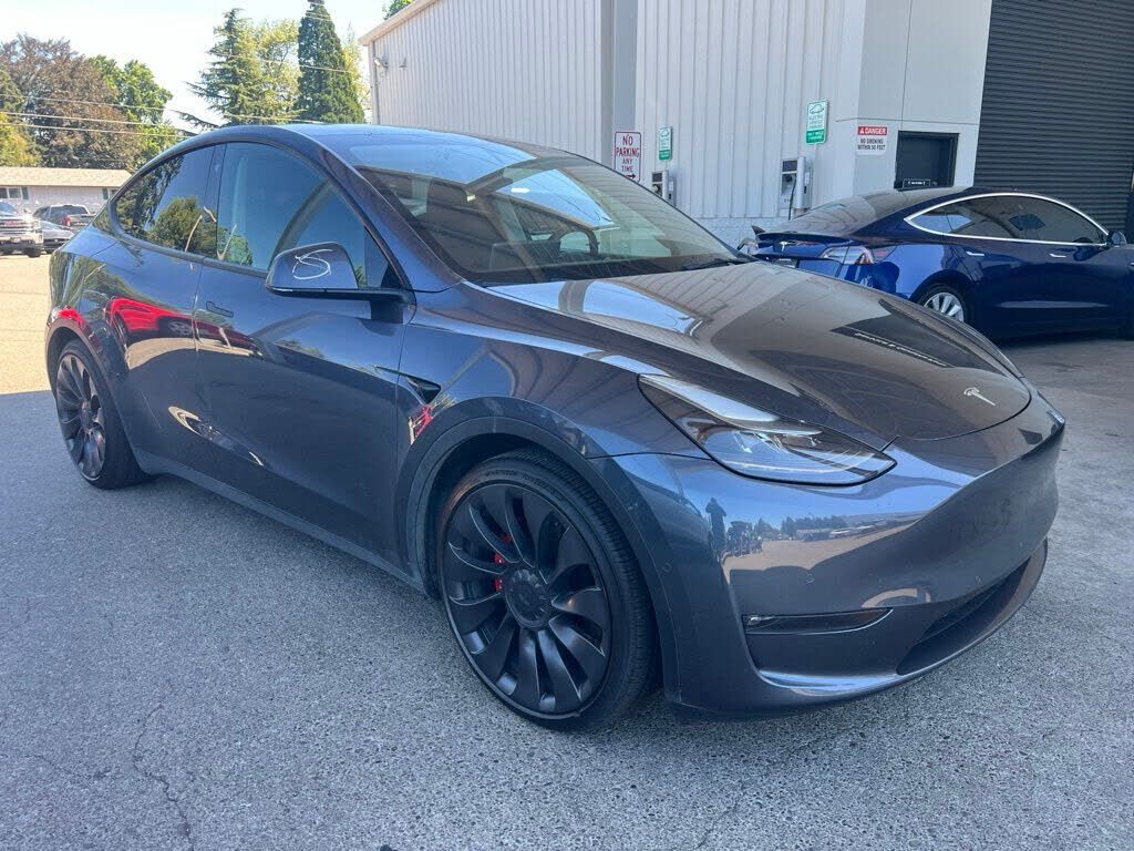 2022 TESLA Model Y