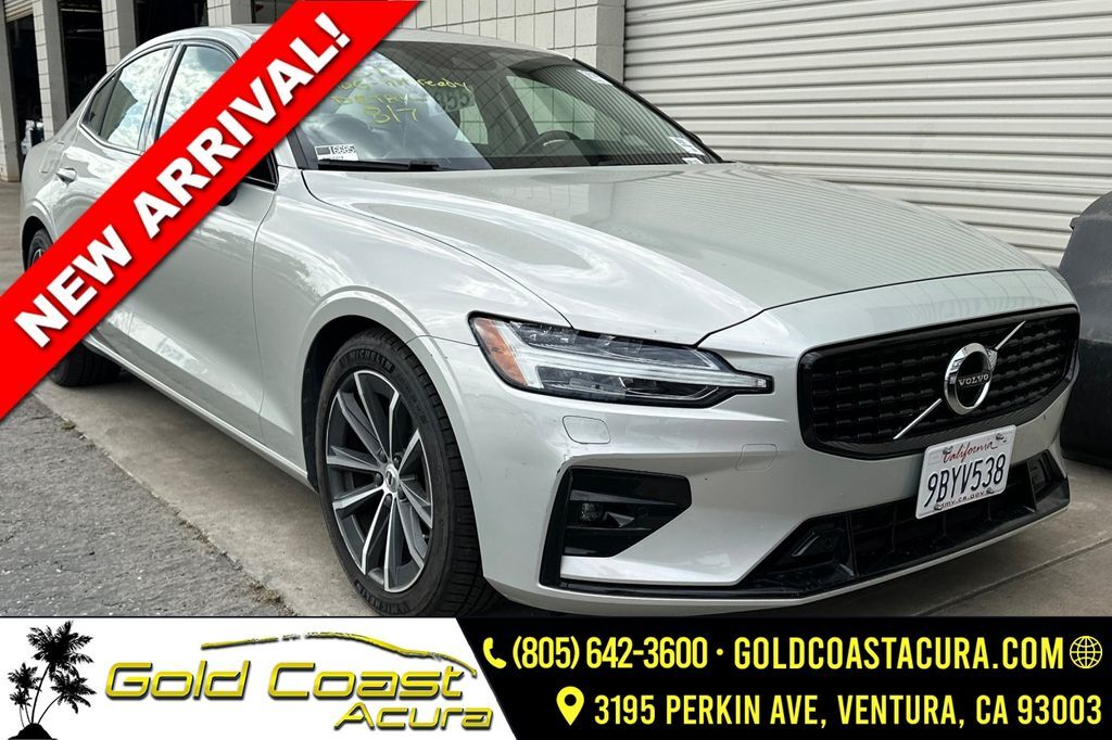 2022 VOLVO S60