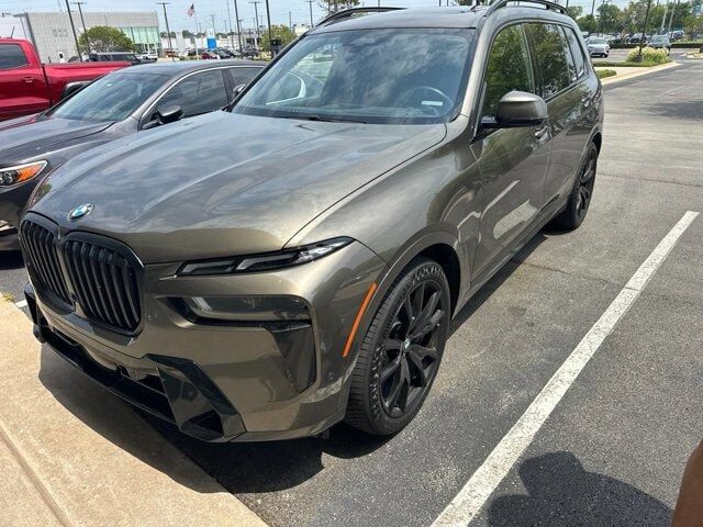 2023 BMW X7