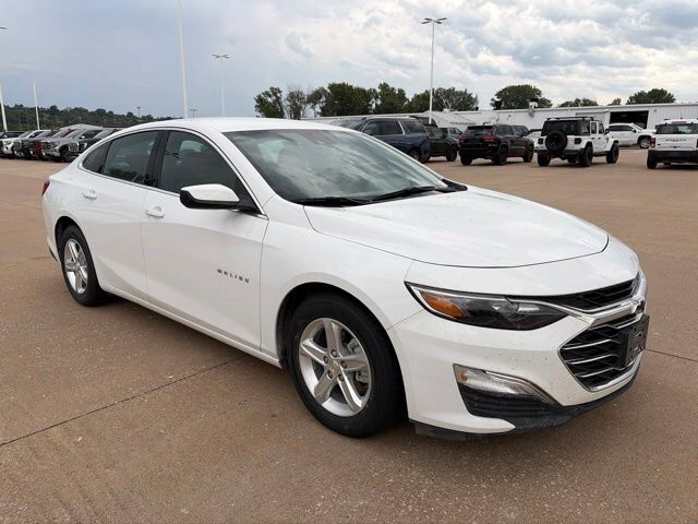 2024 CHEVROLET Malibu